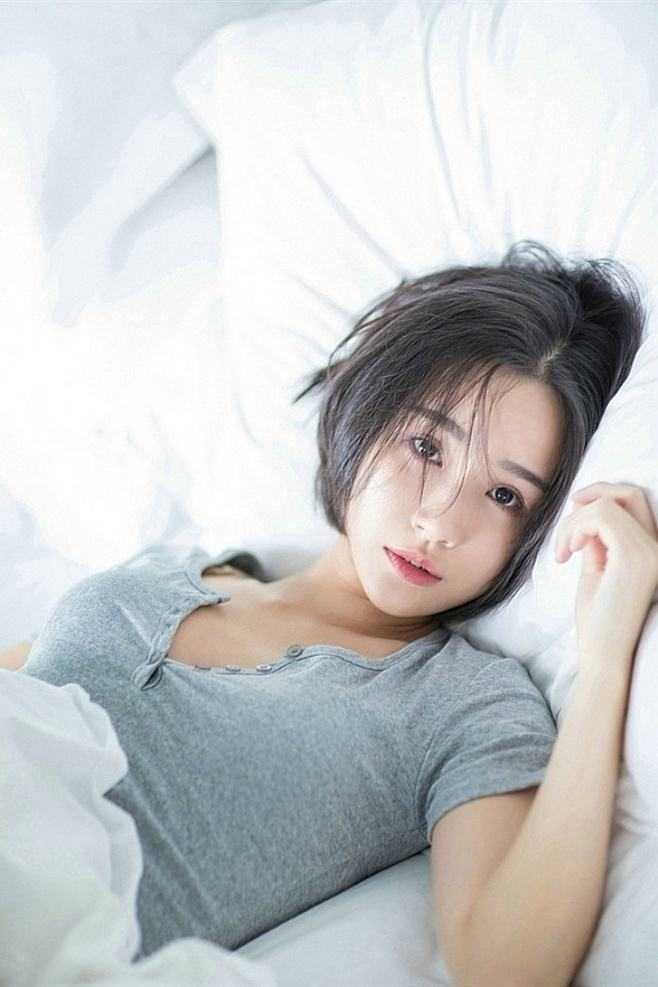 我妈拉过私生女的手